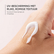 Louis Widmer Nutriderm Dagcrème UV 20 Zonder Parfum 50ML Handmodel met toefje créme Louis Widmer Nutriderm Dagcrème UV 20 Zonder Parfum 50ML Handmodel met toefje créme