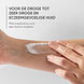 Louis Widmer Remederm Crème Fluide Licht Geparfumeerd 200ML handmodel met créme
