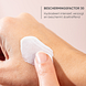 Louis Widmer Hydraderm Dagemulsie UV 30 Licht Geparfumeerd 50ML Handmodel met toefje emulsie