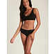 Boody Brazilian Bikini Slip Zwart Medium 1ST Voorkant model met slip en bh Boody Brazilian Bikini Slip Zwart Medium 1ST Voorkant model met slip en bh