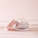 Louis Widmer Nutriderm Pigmacare® Dagcrème UV 50+ Licht Geparfumeerd 50ML  Lichtroze achtergrond met product