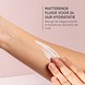 Louis Widmer Skinappeal Sebo Fluide Dag & Nacht Zonder Parfum 30ML handmodel met streepje fluïde Louis Widmer Skinappeal Sebo Fluide Dag & Nacht Zonder Parfum 30ML handmodel met streepje fluïde