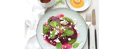 Rode bietensalade met feta, citroen en Mānuka honing Rode bietensalade met feta, citroen en Mānuka honing
