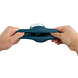 Eros FPPR. Squeezable Electric Masturbator 1ST Handen die de flexibele masturbator uittrekt