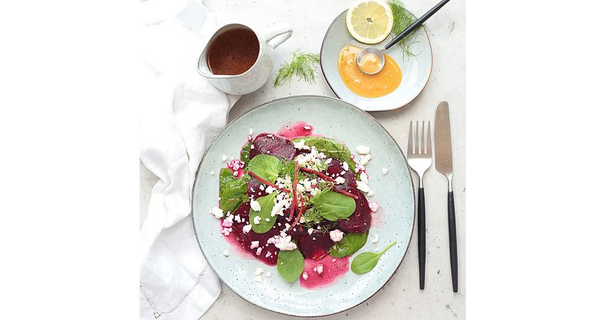 Rode bietensalade met feta, citroen en Mānuka honing
