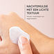 Louis Widmer Hydraderm Nachtemulsie Licht Geparfumeerd 50ML Handmodel met toefje emulsie