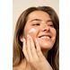 Tenue Soleil Aftersun Lotion 100ML model met product op gezicht Tenue Soleil Aftersun Lotion 100ML model met product op gezicht