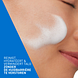 CeraVe Balancing Air Foam Reiniger 148ML deel vrouwelijk gezicht met een schuim