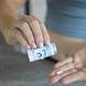 Alflorex Original Capsules 30CP Handmodel met product plus capsule